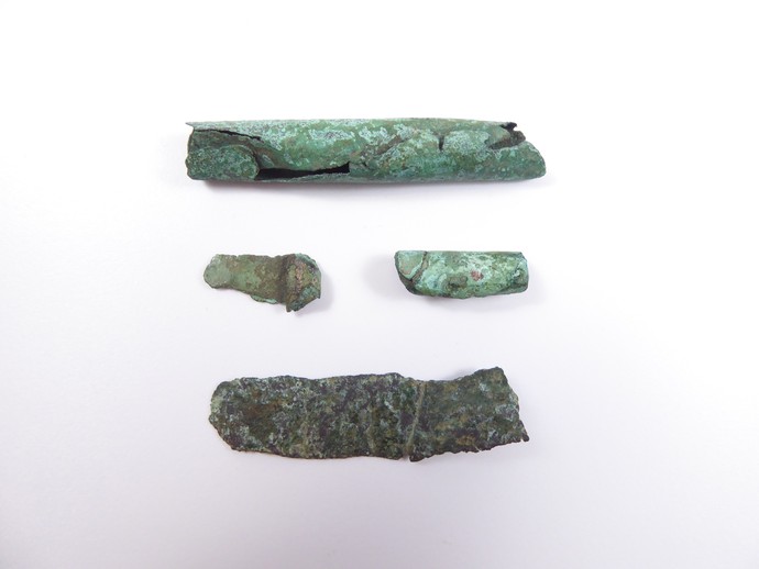 Kupferfunde aus den Gräbern in Lengerich-Wechte. Bild: LWL-Museum für Archäologie/K. Schierhold.